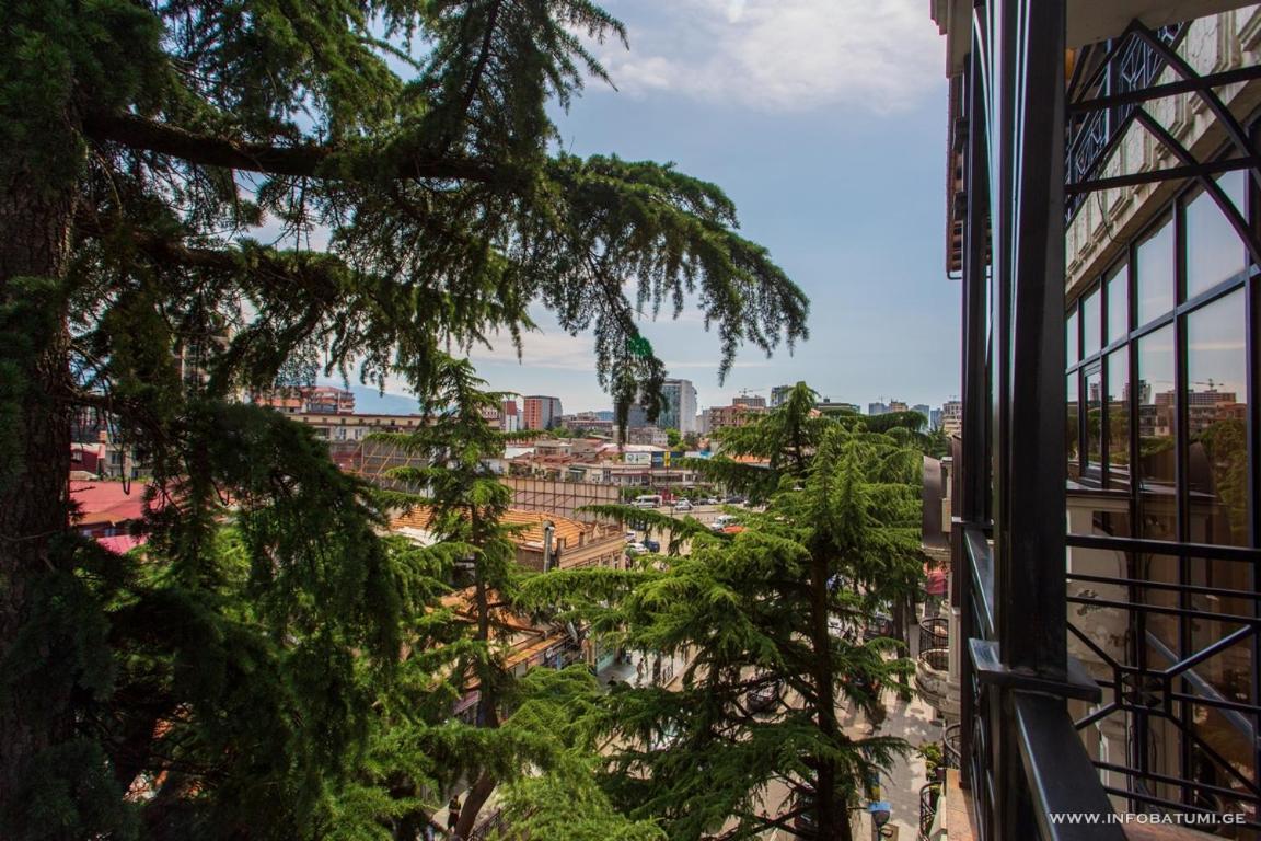 Hotel Light Palace Batumi Ngoại thất bức ảnh