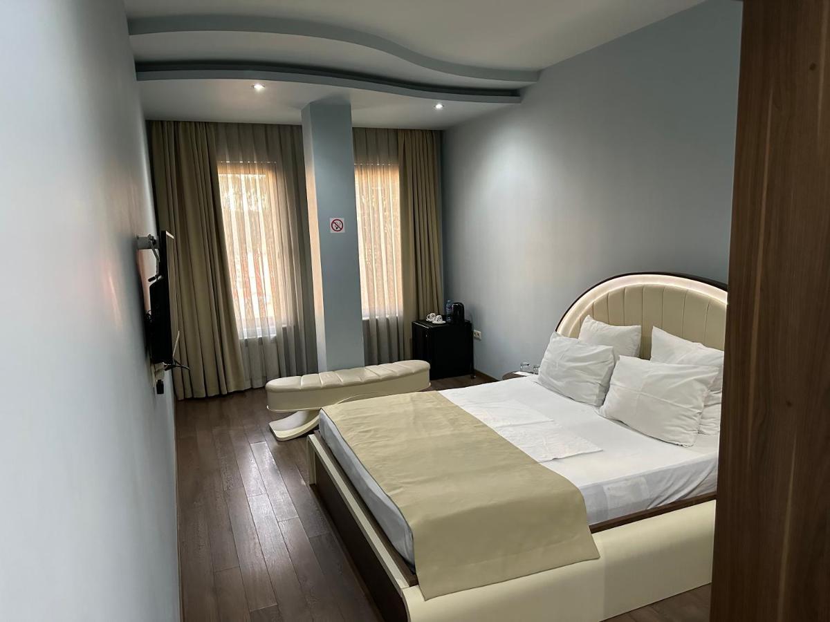 Hotel Light Palace Batumi Ngoại thất bức ảnh