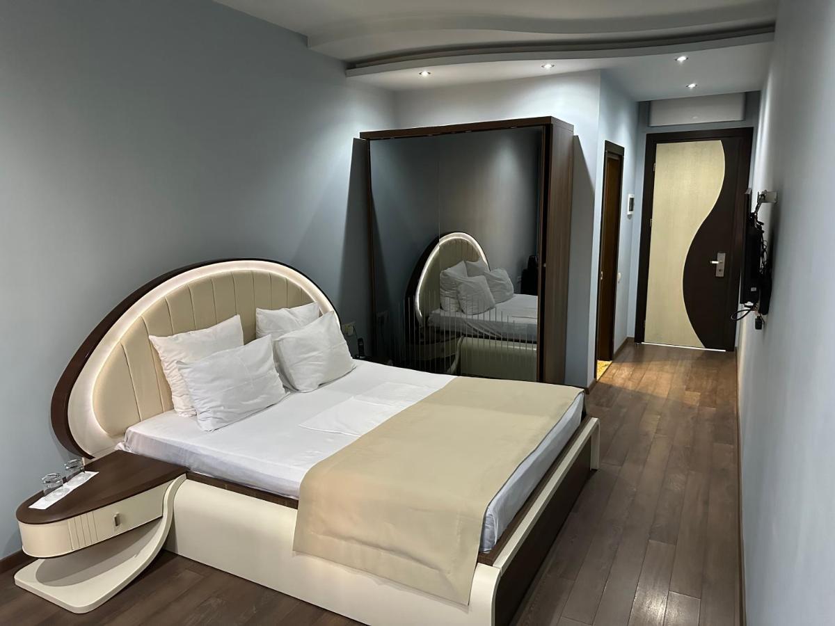 Hotel Light Palace Batumi Ngoại thất bức ảnh