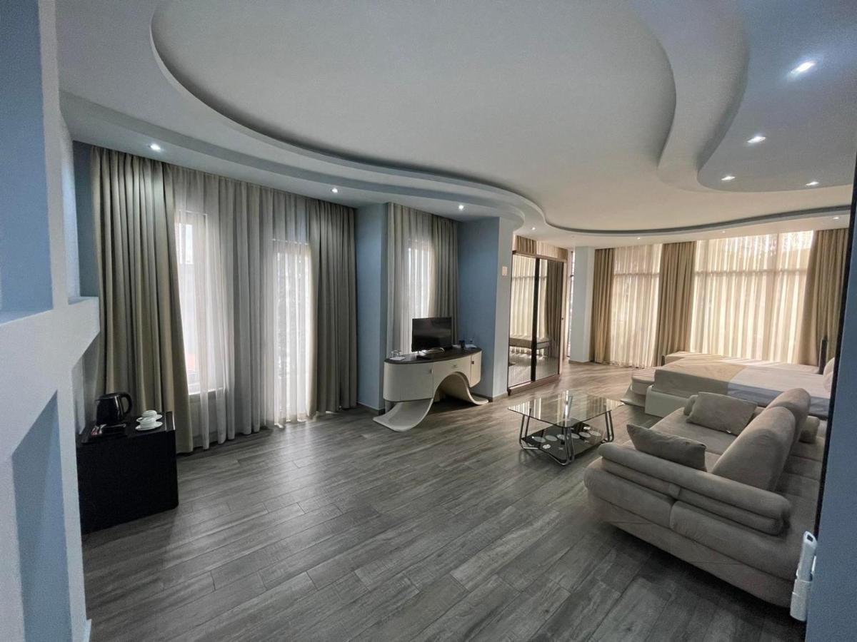 Hotel Light Palace Batumi Ngoại thất bức ảnh