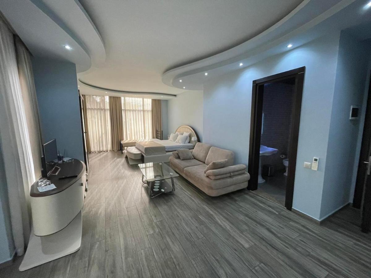Hotel Light Palace Batumi Ngoại thất bức ảnh
