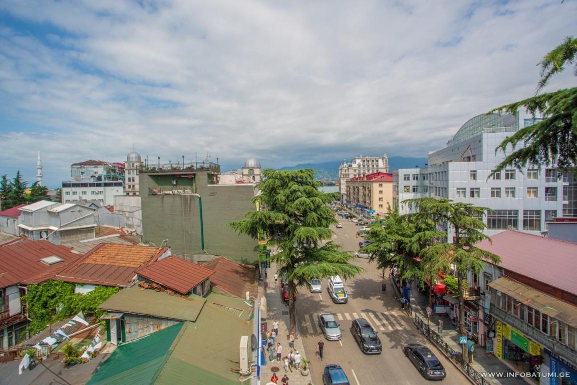 Hotel Light Palace Batumi Ngoại thất bức ảnh